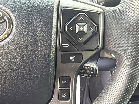 Used 2018 Toyota Tacoma TRD Sport image 23