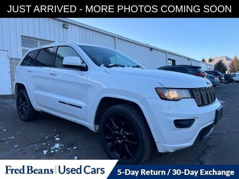 Used 2020 Jeep Grand Cherokee Altitude image 1