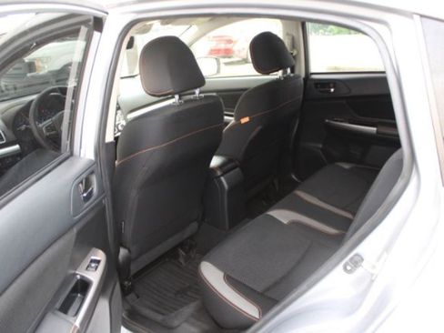 Used 2017 Subaru Crosstrek 2.0i Premium image 12