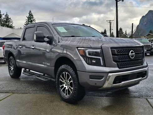 Used 2021 Nissan Titan SV w/ SV Convenience Package AWD/4WD image 3