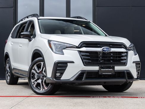 Used 2025 Subaru Ascent Limited AWD/4WD image 2