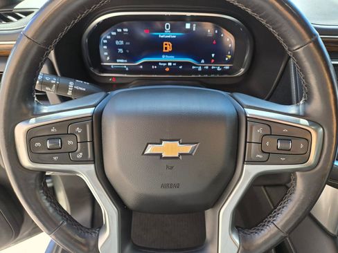 Used 2023 Chevrolet Suburban Premier image 25