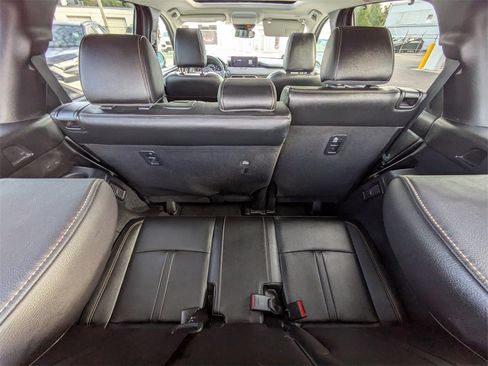 Used 2024 MAZDA CX-90 3.3 Turbo w/ Preferred Plus image 12