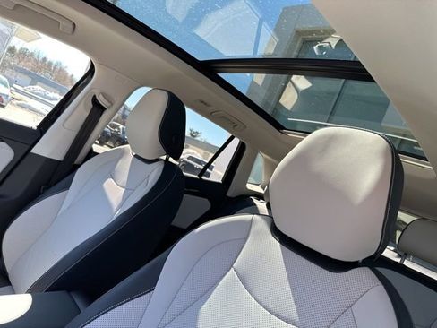 New 2026 Volkswagen Tiguan SE AWD/4WD image 13