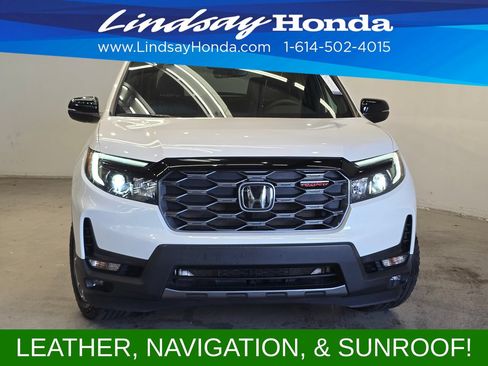 Used 2023 Honda Passport TrailSport image 2