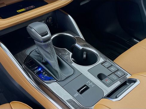 New 2026 Toyota Highlander Platinum AWD/4WD image 18