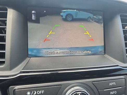 Used 2018 Nissan Pathfinder SV AWD/4WD image 25