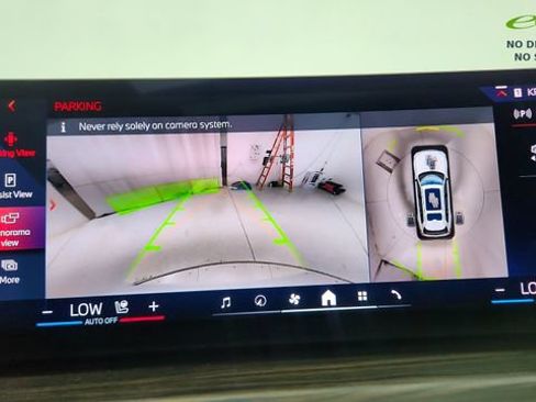 Used 2025 BMW X7 M60i AWD/4WD image 51