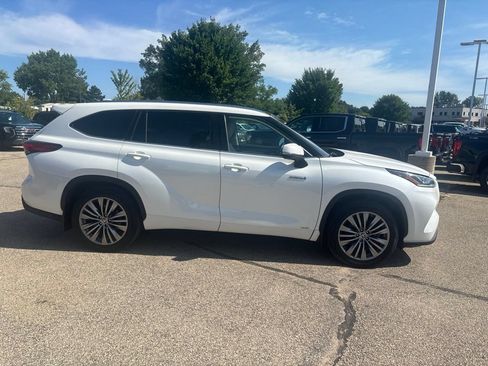 Used 2020 Toyota Highlander Limited AWD/4WD image 4