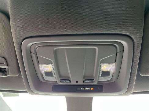 Used 2021 GMC Sierra 3500 4x4 Crew Cab w/ Convenience Package image 32