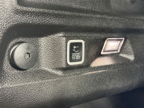 Used 2021 Jeep Grand Cherokee L Laredo AWD/4WD image 37