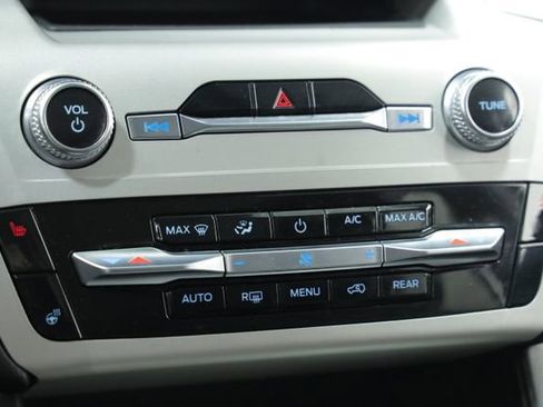 Used 2023 Ford Explorer XLT w/ Equipment Group 202A image 19