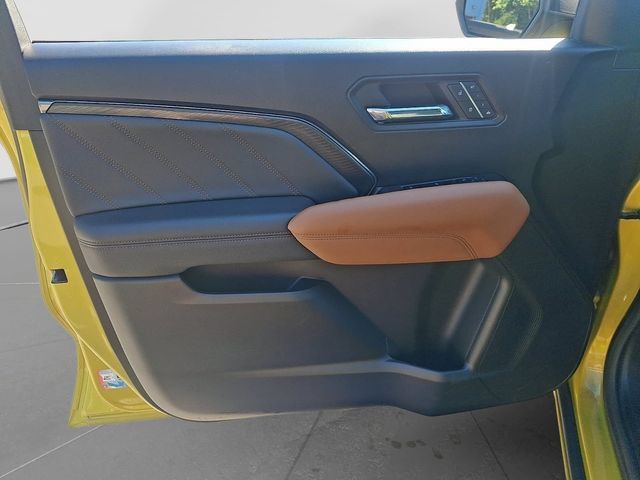 Used 2023 GMC Canyon AT4 w/ AT4 Premium Package AWD/4WD image 14