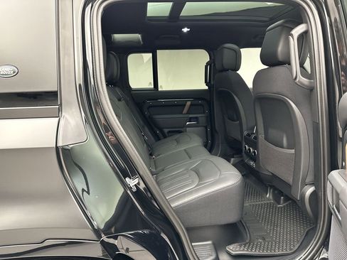 Used 2024 Land Rover Defender 110 X image 12