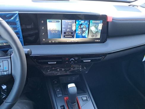 New 2026 Nissan Kicks SR w/ SR Premium Package AWD/4WD image 19