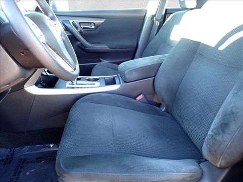 Used 2015 Nissan Altima 2.5 S w/ Sport Value Package image 9