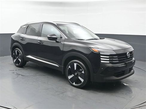 Used 2025 Nissan Kicks SR image 7