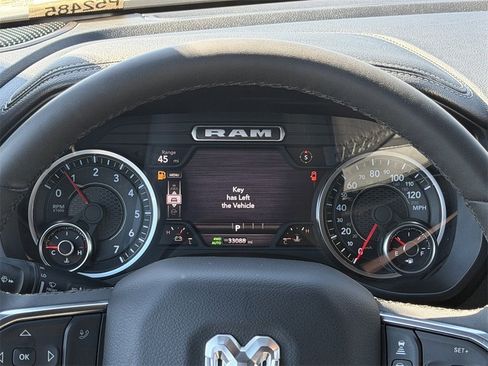 Used 2025 RAM 1500 Laramie image 16