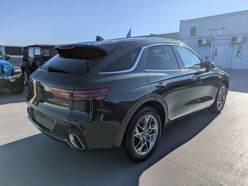 Used 2025 Genesis GV70 2.5T AWD/4WD image 3
