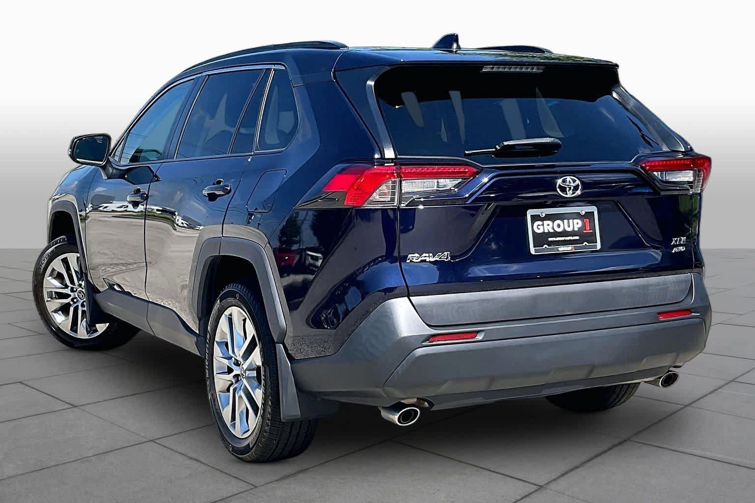 Used 2021 Toyota RAV4 XLE Premium AWD/4WD image 12