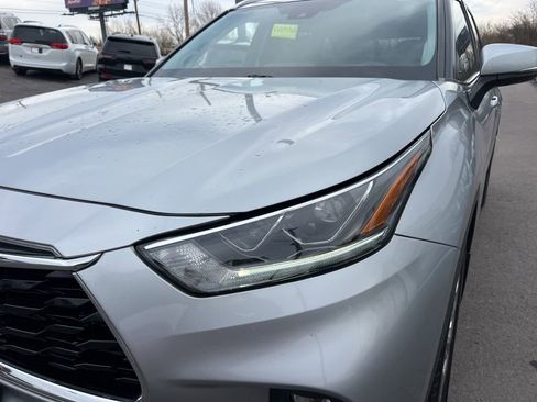 Used 2021 Toyota Highlander Limited image 9