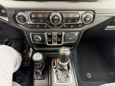 Used 2024 Jeep Wrangler Sahara w/ Safety Group image 19