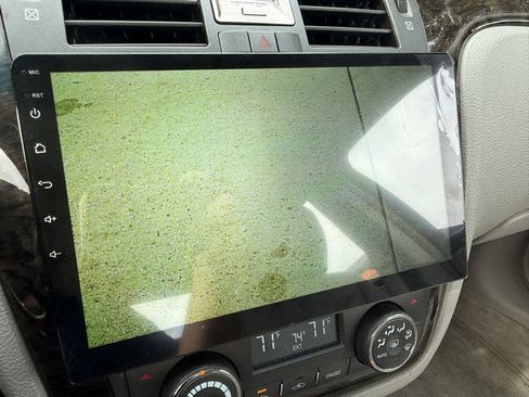 Used 2009 Cadillac DTS w/ Trunk Convenience Package image 28