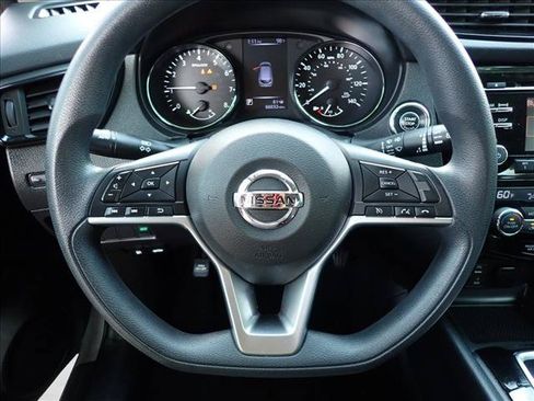 Used 2017 Nissan Rogue Sport SV FWD image 13