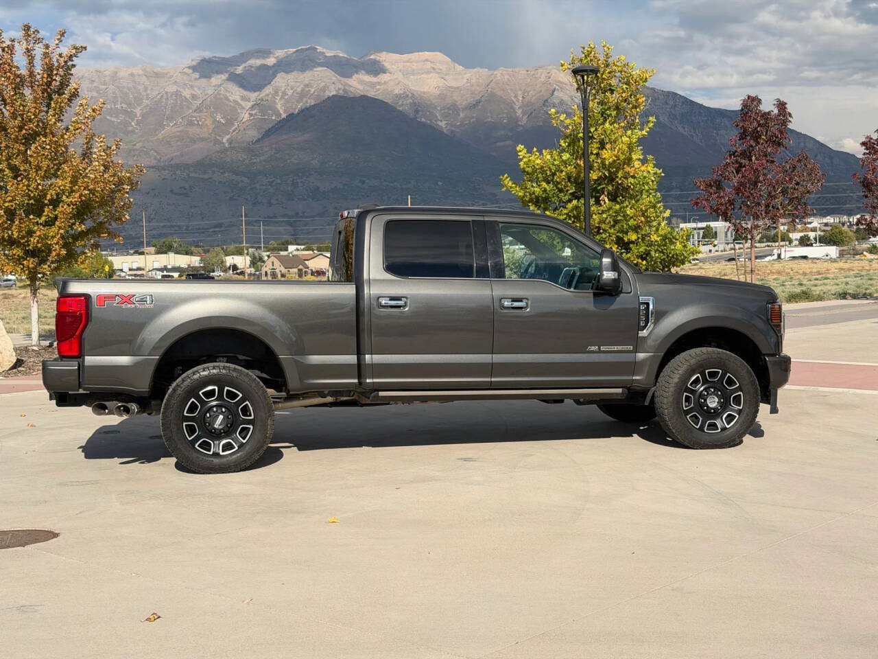 Used 2020 Ford F250 Platinum w/ FX4 Off-Road Package AWD/4WD image 5