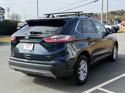 Used 2024 Ford Edge SEL w/ Convenience Package image 3
