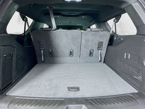 Used 2024 Chevrolet Suburban LT image 27