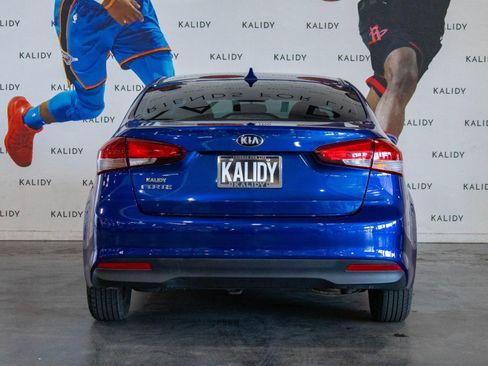 Used 2018 Kia Forte LX image 21