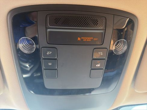 Used 2024 Kia Carnival LX FWD image 26