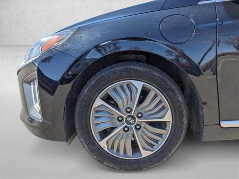 Used 2022 Hyundai Ioniq SEL FWD image 17