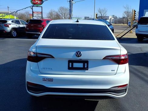 Used 2022 Volkswagen Jetta SE w/ Panoramic Sunroof Package image 21