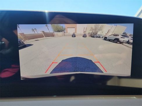 Used 2024 Cadillac XT4 Luxury w/ Cold Weather Package image 15