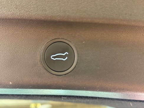 Used 2023 Tesla Model Y Long Range AWD/4WD image 22