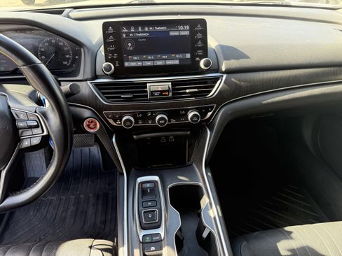 Used 2022 Honda Accord Touring image 13