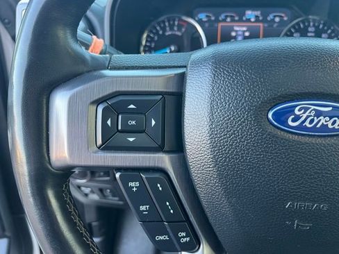 Used 2019 Ford Expedition Platinum image 17