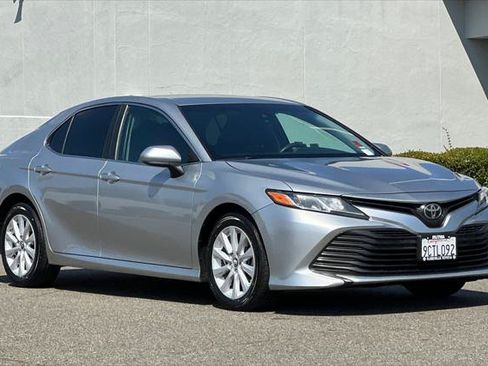 Certified 2018 Toyota Camry LE FWD image 5