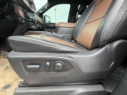 Used 2022 Chevrolet Silverado 3500 High Country w/ Safety Package II image 10