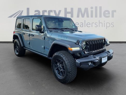 Used 2025 Jeep Wrangler Willys image 8