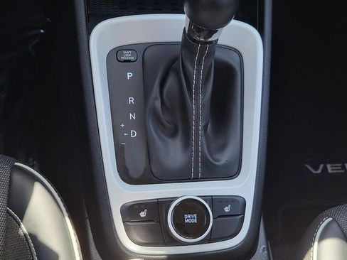 Certified 2024 Hyundai Venue Limited image 25