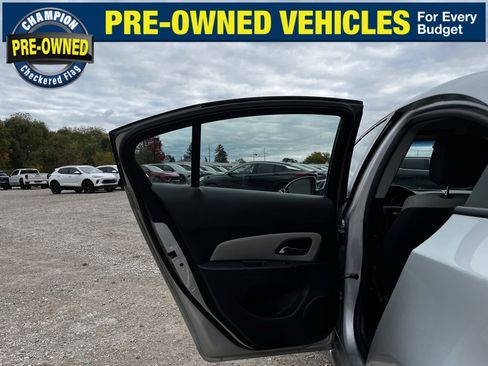 Used 2014 Chevrolet Cruze LS image 25
