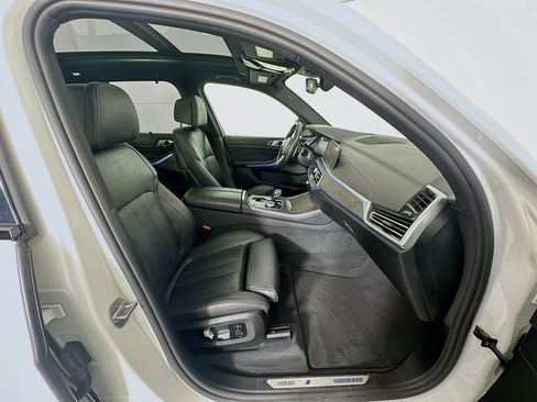 Used 2020 BMW X5 M50i w/ Executive Package image 33