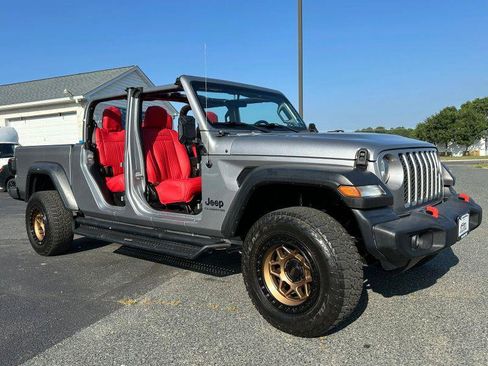 Used 2020 Jeep Gladiator Sport w/ Quick Order Package 24S AWD/4WD image 2