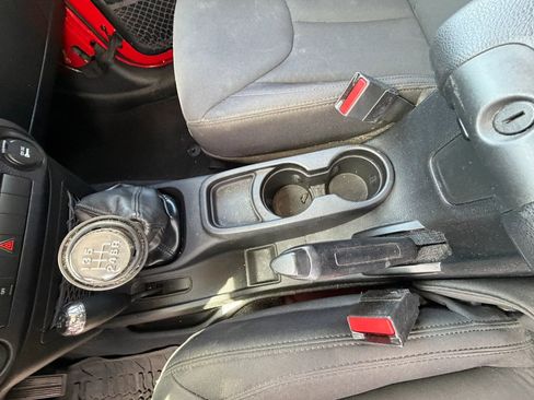 Used 2014 Jeep Wrangler Unlimited Sport w/ Quick Order Package 23S AWD/4WD image 13