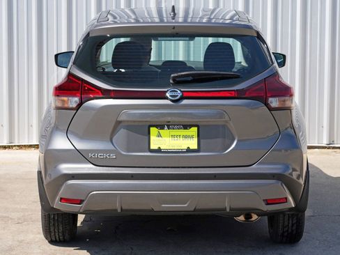 Used 2021 Nissan Kicks S image 43