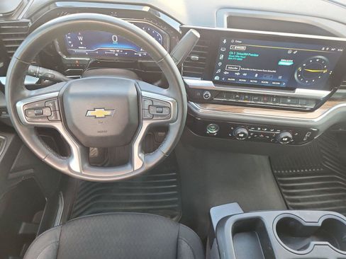Used 2024 Chevrolet Silverado 1500 LT AWD/4WD image 11