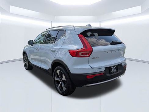 Used 2024 Volvo XC40 B5 Plus AWD/4WD image 6
